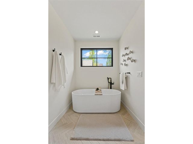 1060 S Ogden St, Denver, CO 80209