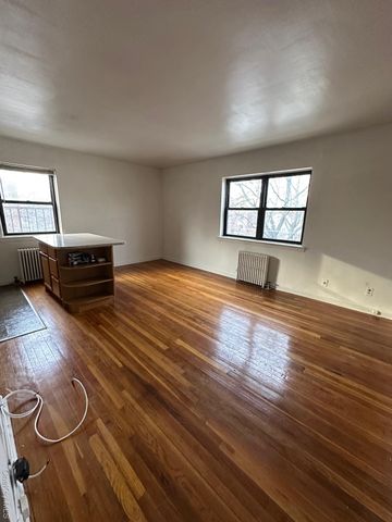 216-04 47th Avenue 3A, Bayside, NY 11361