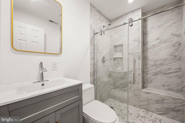 2103 S DAGGETT ST, Philadelphia, PA 19142