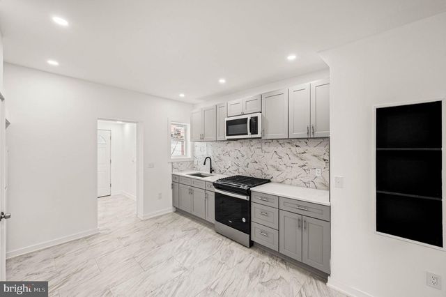 2103 S DAGGETT ST, Philadelphia, PA 19142