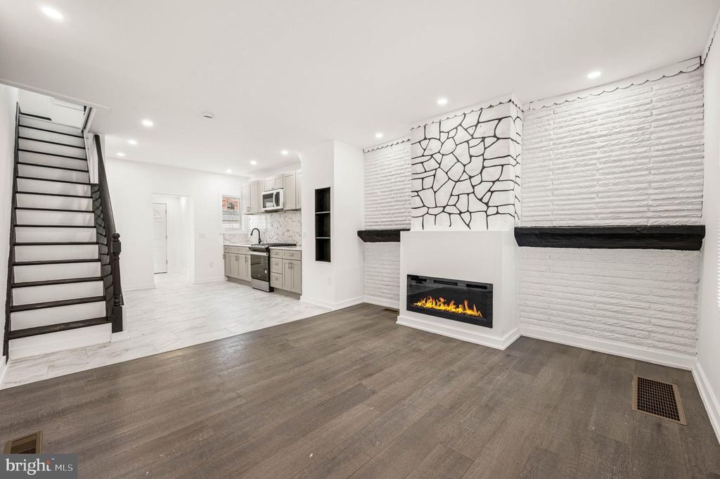 2103 S DAGGETT ST, Philadelphia, PA 19142