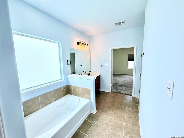 333 Soapstone, Cibolo, TX 78108