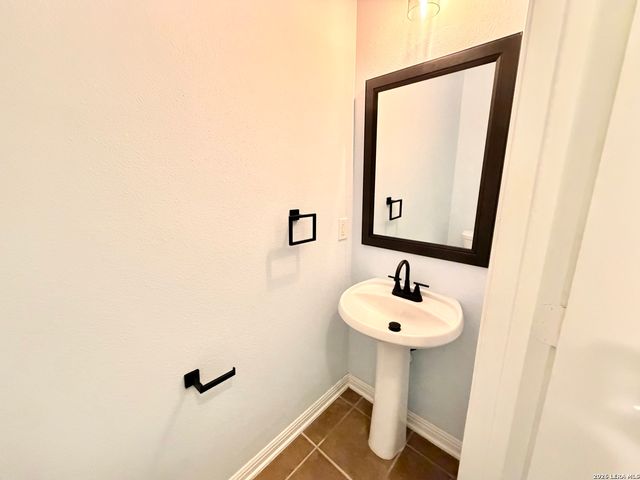 333 Soapstone, Cibolo, TX 78108