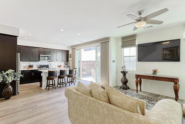 2037 Tango Loop 2, Chula Vista, CA 91915