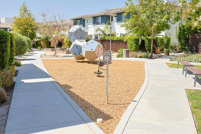 2037 Tango Loop 2, Chula Vista, CA 91915