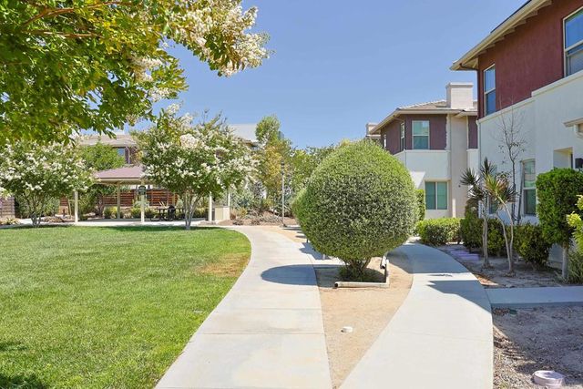 2037 Tango Loop 2, Chula Vista, CA 91915