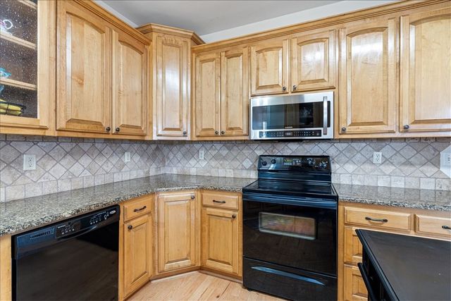 954 NW Main Street, Gentry, AR 72734