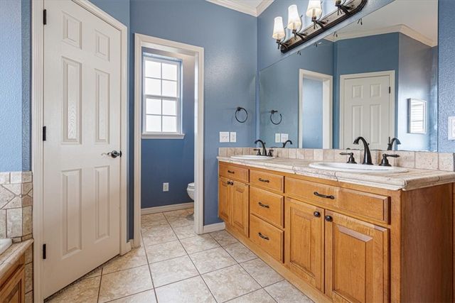 954 NW Main Street, Gentry, AR 72734