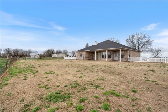 954 NW Main Street, Gentry, AR 72734