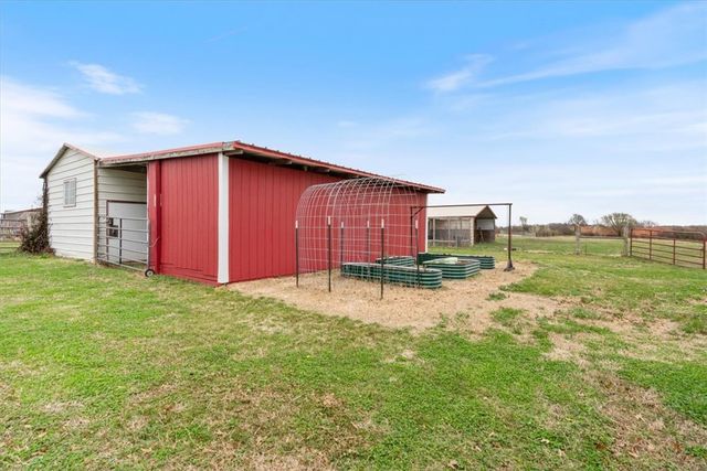 954 NW Main Street, Gentry, AR 72734