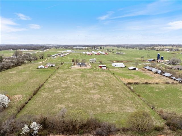 954 NW Main Street, Gentry, AR 72734