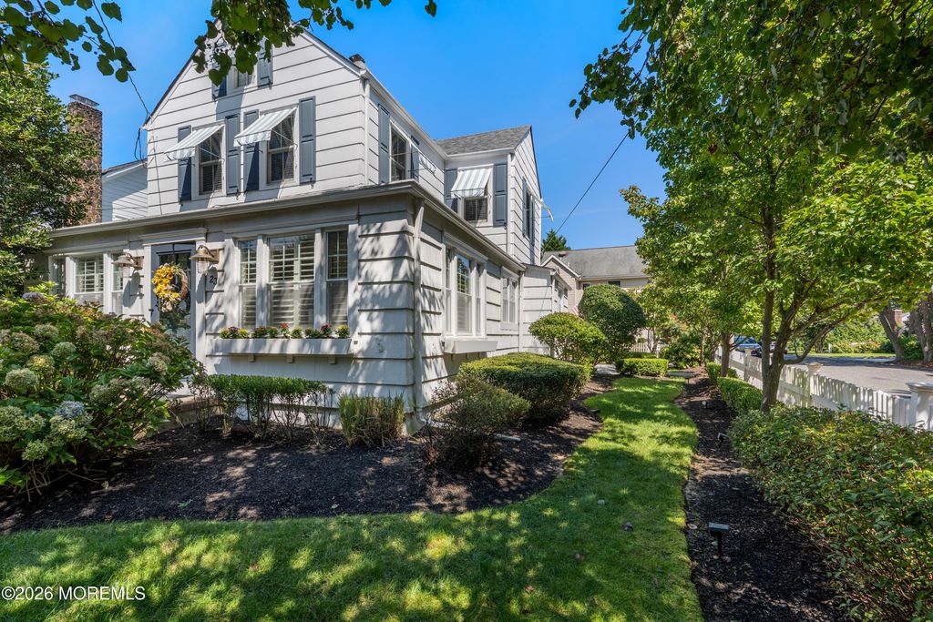 23 Kemp Avenue, Fair Haven, NJ 07704