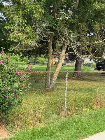 1510 S Chipman Street, Owosso Twp, MI 48867