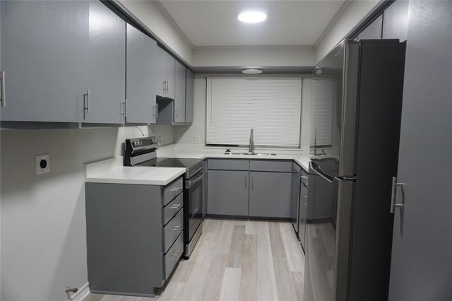 1915 Normal Park Drive A, Huntsville, TX 77340