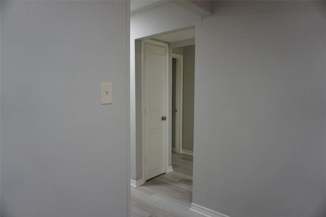 1915 Normal Park Drive A, Huntsville, TX 77340