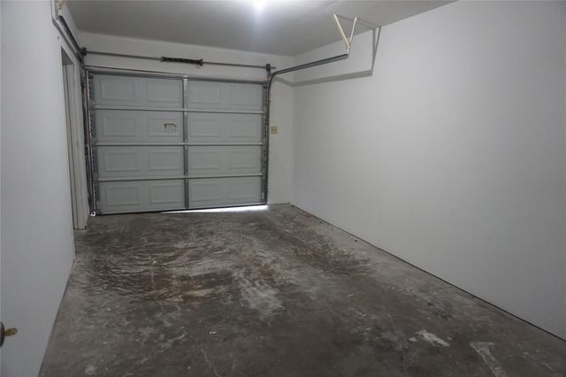 1915 Normal Park Drive A, Huntsville, TX 77340