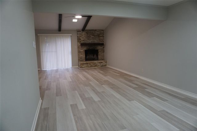 1915 Normal Park Drive A, Huntsville, TX 77340