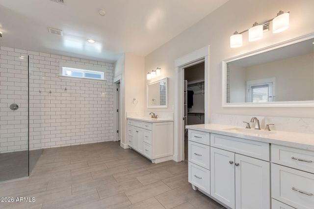 650 E COLTER Street, Phoenix, AZ 85012