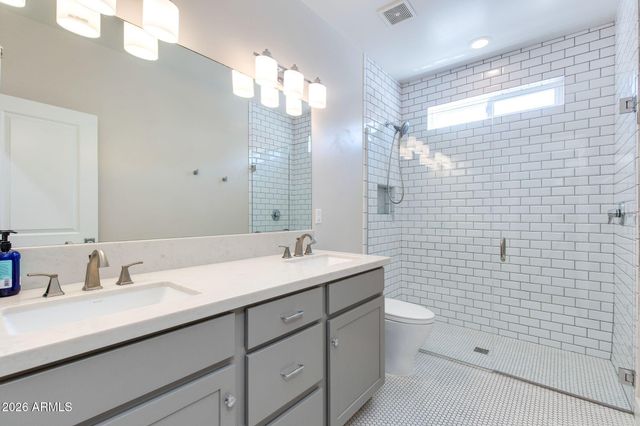 650 E COLTER Street, Phoenix, AZ 85012