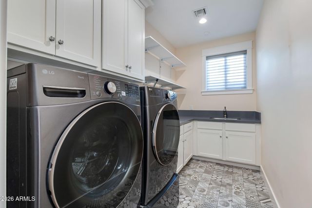 650 E COLTER Street, Phoenix, AZ 85012