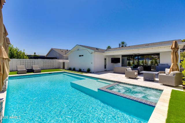 650 E COLTER Street, Phoenix, AZ 85012