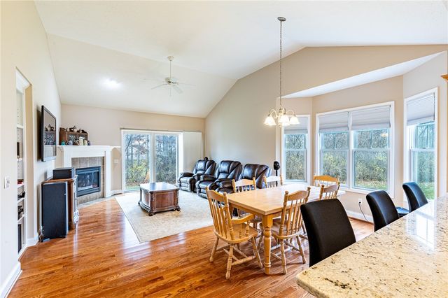 292 Carriage Path Court, Webster, NY 14580