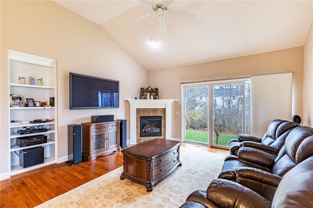 292 Carriage Path Court, Webster, NY 14580