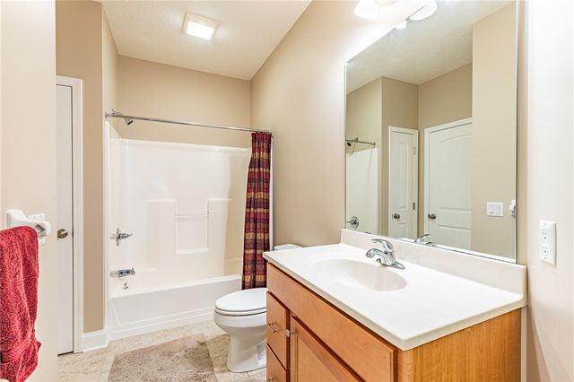 292 Carriage Path Court, Webster, NY 14580