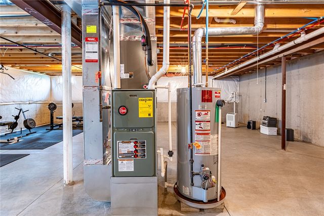 292 Carriage Path Court, Webster, NY 14580