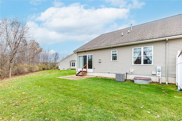 292 Carriage Path Court, Webster, NY 14580