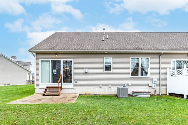 292 Carriage Path Court, Webster, NY 14580