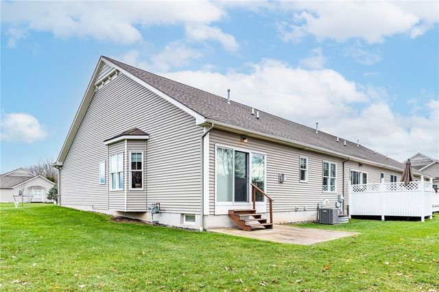 292 Carriage Path Court, Webster, NY 14580