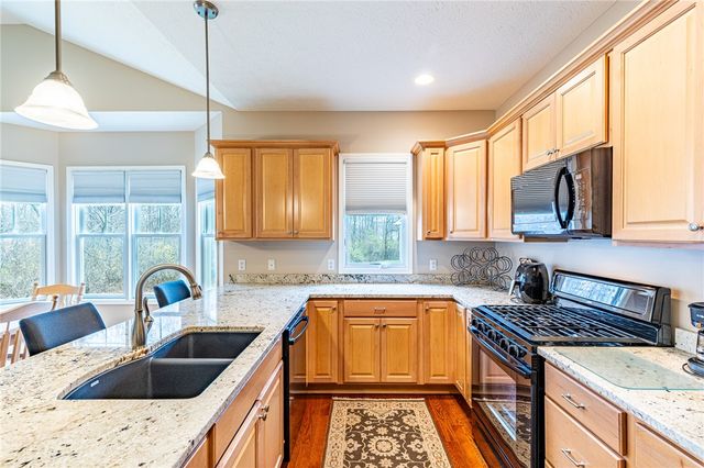 292 Carriage Path Court, Webster, NY 14580