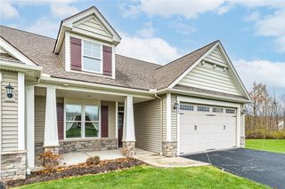 292 Carriage Path Court, Webster, NY 14580