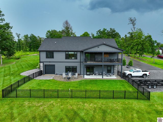 137 Estates Dr, Gilbertsville, KY 42044