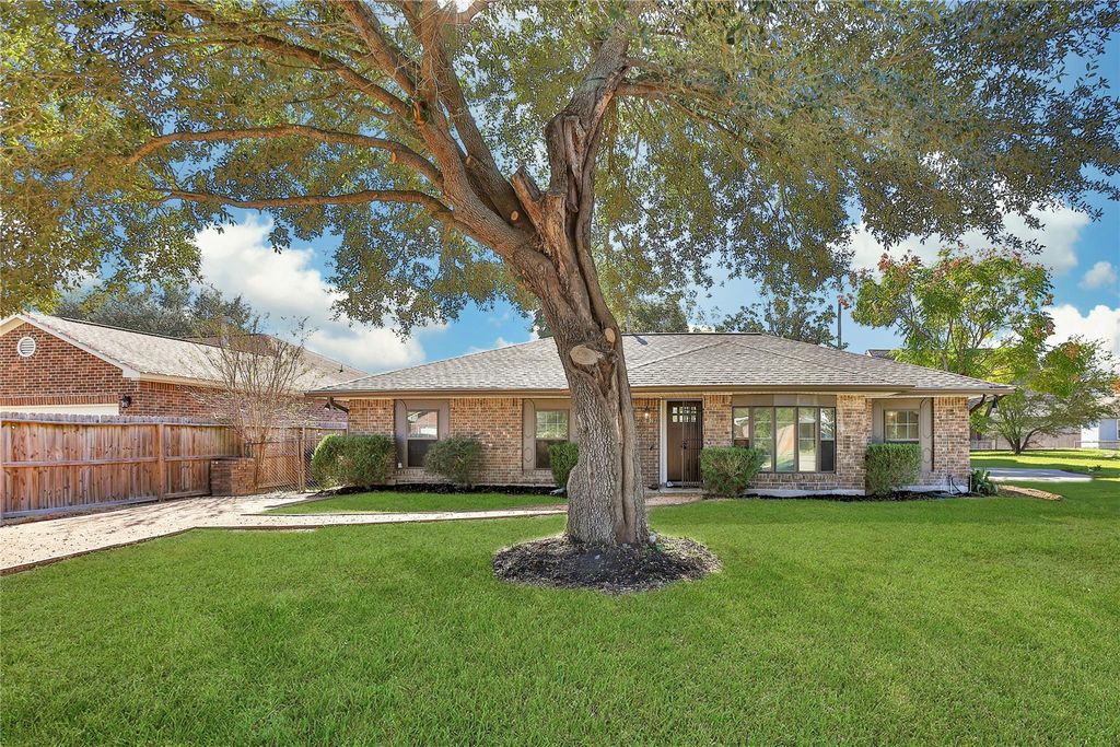 3022 Sparrow Street, Houston, TX 77051