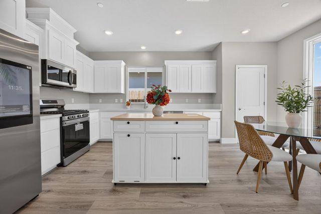 1480 Westwind Way, Rocklin, CA 95765