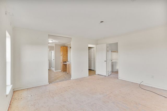 202 Tom Lackey Ln, Alpine, TX 79830