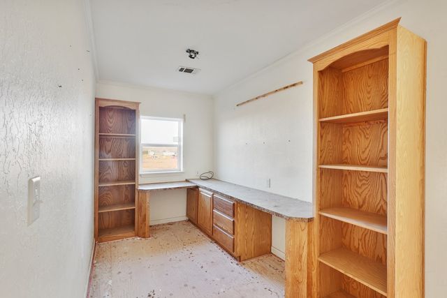 202 Tom Lackey Ln, Alpine, TX 79830