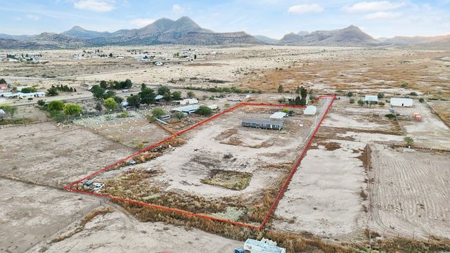 202 Tom Lackey Ln, Alpine, TX 79830