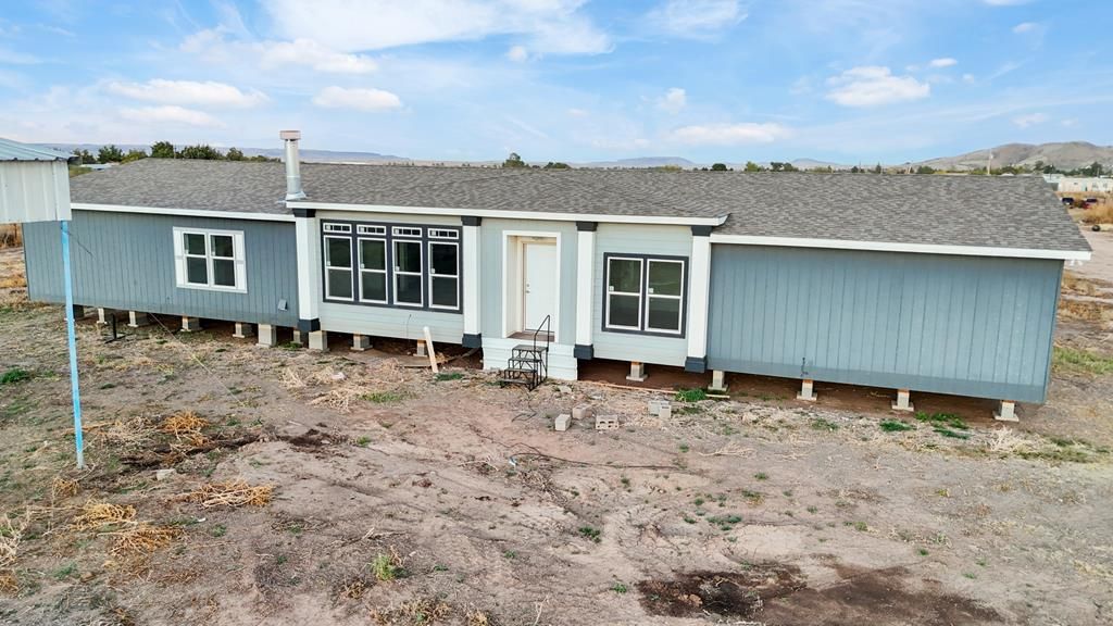 202 Tom Lackey Ln, Alpine, TX 79830