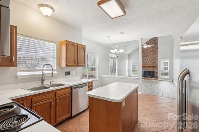 7334 Reynard Lane, Charlotte, NC 28215