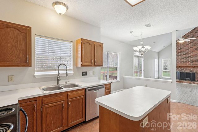 7334 Reynard Lane, Charlotte, NC 28215