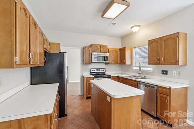 7334 Reynard Lane, Charlotte, NC 28215