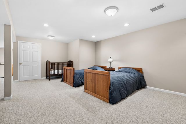 7376 Dunross Drive, Portage, MI 49024