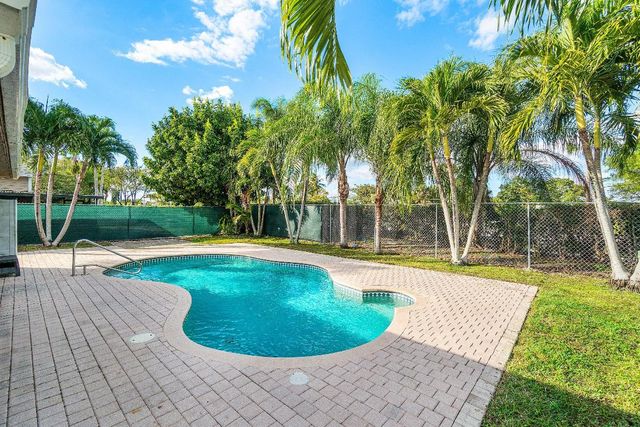 8411 Garden Gate Place, Boca Raton, FL 33433