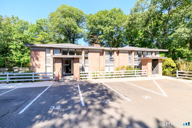 160 Fairfield Woods Road 66, Fairfield, CT 06825