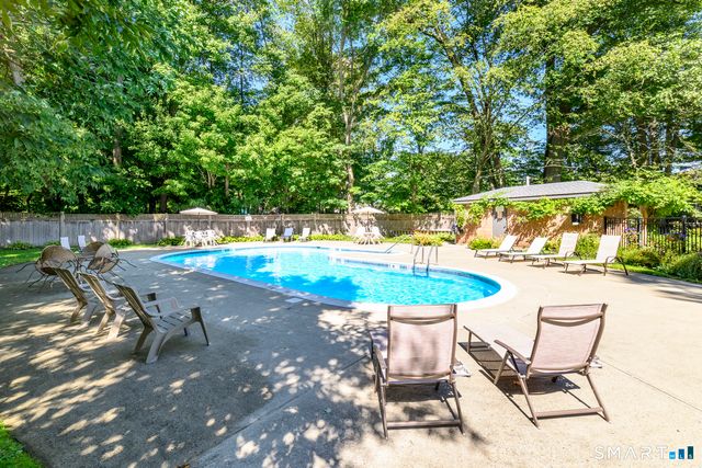 160 Fairfield Woods Road 66, Fairfield, CT 06825