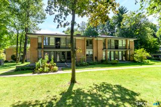 160 Fairfield Woods Road 66, Fairfield, CT 06825