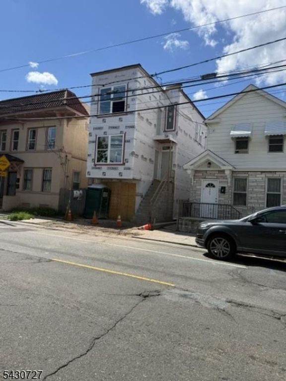 565 S 17Th St, Newark City, NJ 07103 — photo 2